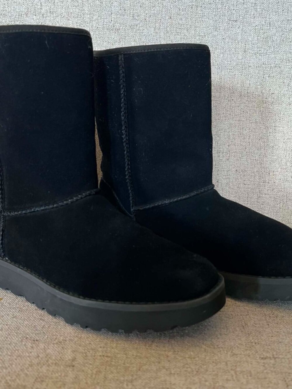 UGG Classic Short Logo Zip Boot Back Zipper Size 8